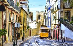 Per tram door Lissabon, Portugal