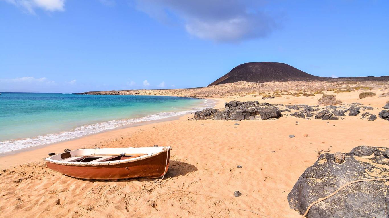Een bootje op Lanzarote