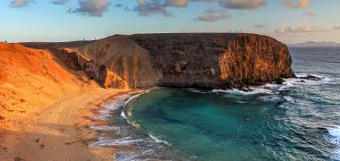 Vulkanisch landschap op Lanzarote, Canarische Eilanden, Spanje
