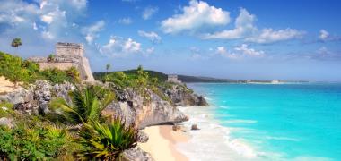 Tempel en strand bij Tulum, Mexico