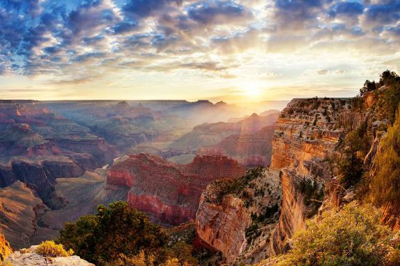 De zonsondergang bij de Grand Canyon