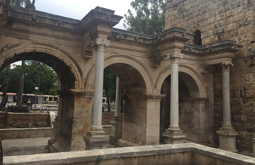 stadspoort Hadrianus Antalya