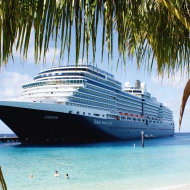 Cruiseschip Holland America Line in de Caribbean